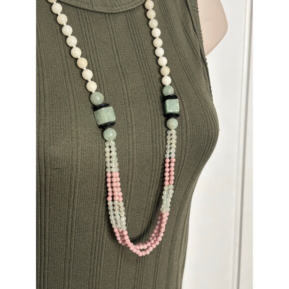 Women's White Pink Green Beaded Layered Necklace BOHO Spring Pastel Classic - Picture 3 of 5